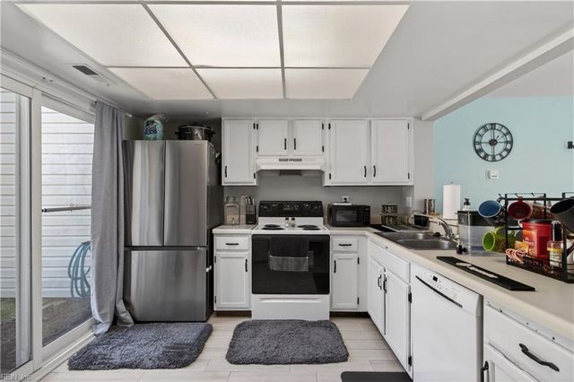 3611 Chase CT, Virginia Beach, VA 23462