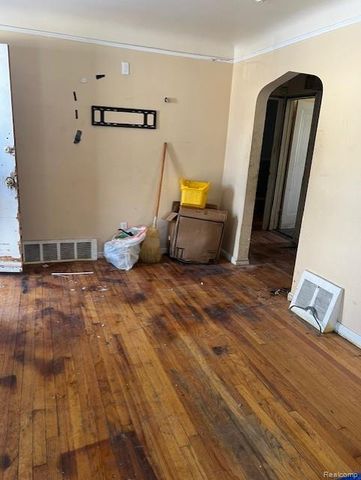 16200 Novara Street, Detroit, MI 48205