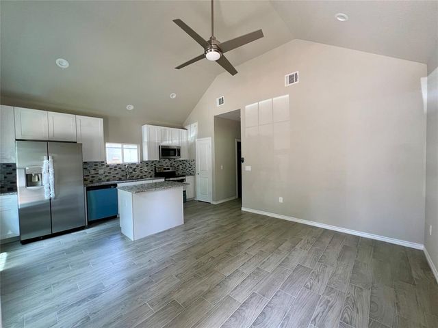 16897 W Alderson, Montgomery, TX 77316
