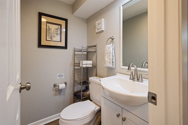 164 Arrowhead Street, Mabank, TX 75156