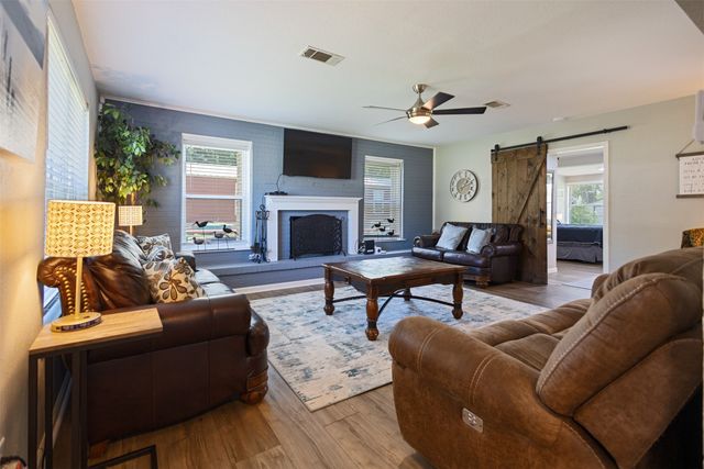 164 Arrowhead Street, Mabank, TX 75156