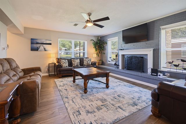 164 Arrowhead Street, Mabank, TX 75156