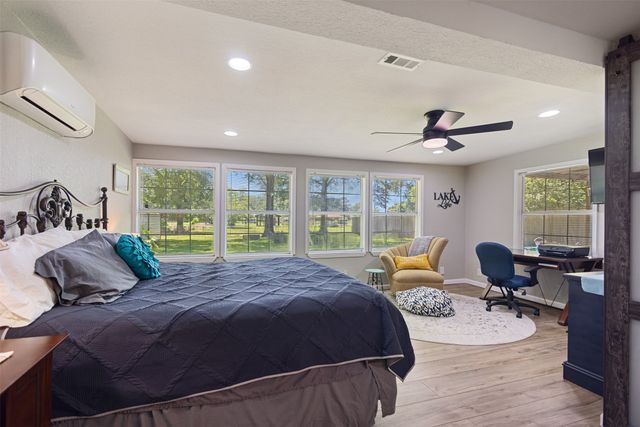 164 Arrowhead Street, Mabank, TX 75156