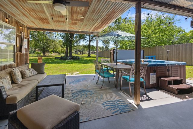 164 Arrowhead Street, Mabank, TX 75156