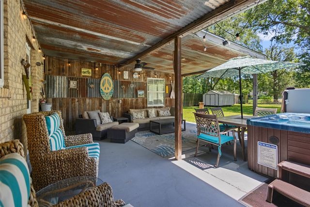 164 Arrowhead Street, Mabank, TX 75156