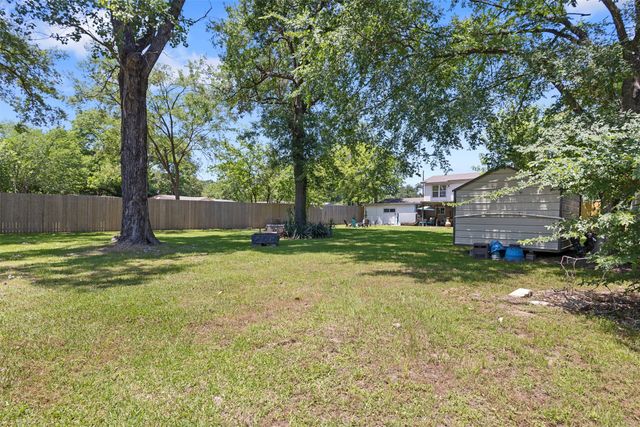 164 Arrowhead Street, Mabank, TX 75156