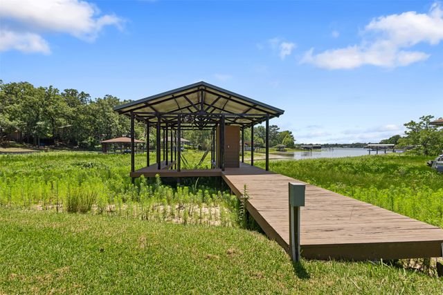 164 Arrowhead Street, Mabank, TX 75156