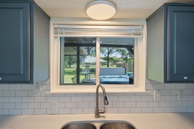 164 Arrowhead Street, Mabank, TX 75156