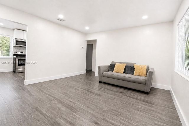 1631 NW 114th St, Miami, FL 33167