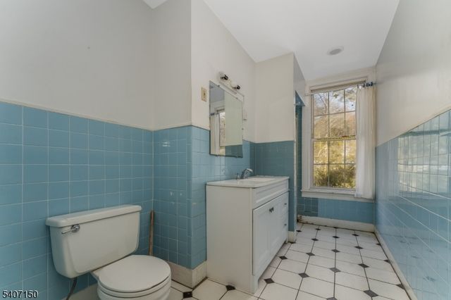 50 Drakestown Rd, Mount Olive Twp., NJ 07840