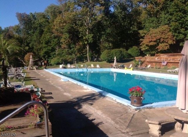 50 Drakestown Rd, Mount Olive Twp., NJ 07840