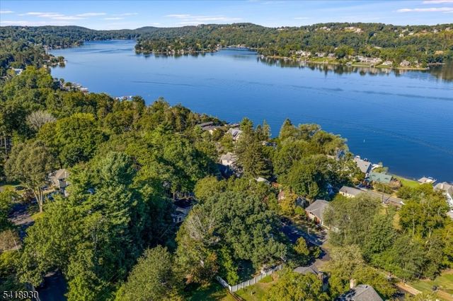 629 W Shore Trl, Sparta Twp., NJ 07871