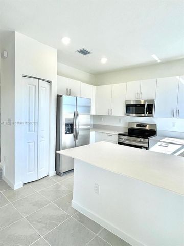 2751 SE 26th Rd 2751, Homestead, FL 33035