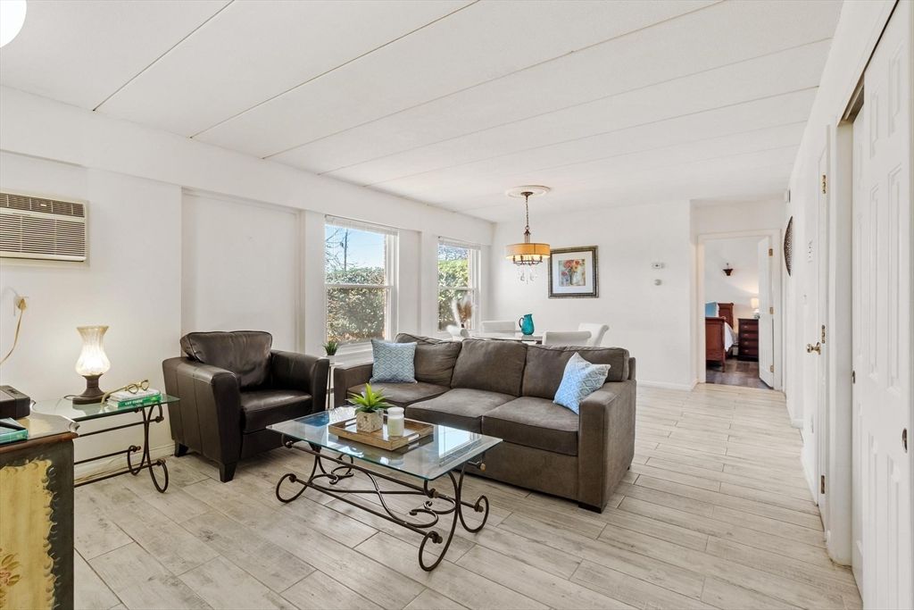 122 Main Street 100, Stoneham, MA 02180