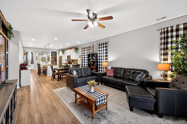 26811 E Byers Avenue, Aurora, CO 80018