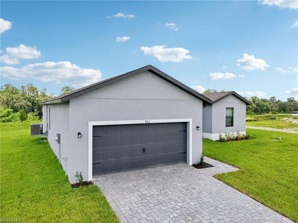 923 Admiral Bull Halsey AVE, LABELLE, FL 33935 — photo 3