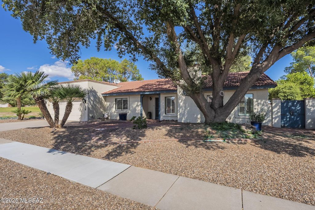 1006 N Paseo Iris, Green Valley, AZ 85614