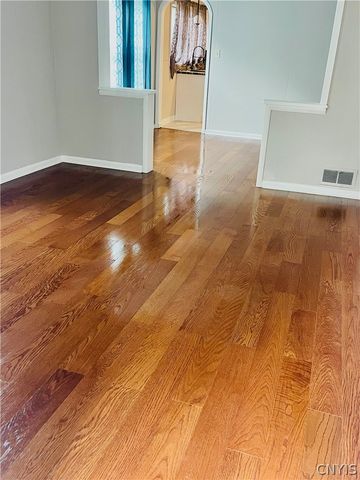 223 Cloveridge Drive, Syracuse, NY 13206