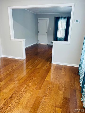 223 Cloveridge Drive, Syracuse, NY 13206