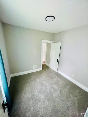 223 Cloveridge Drive, Syracuse, NY 13206