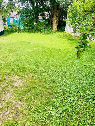 223 Cloveridge Drive, Syracuse, NY 13206