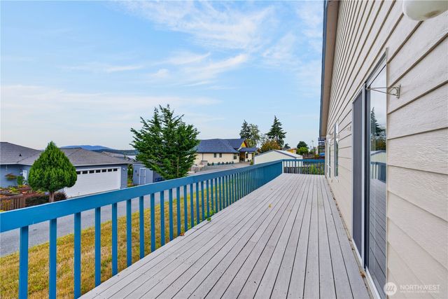 3812 W 3rd Street, Anacortes, WA 98221