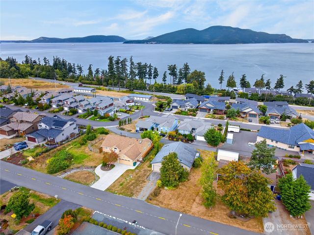 3812 W 3rd Street, Anacortes, WA 98221