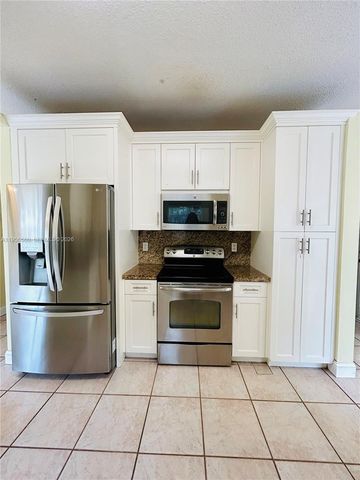 21523 SW 90th Ave, Cutler Bay, FL 33189