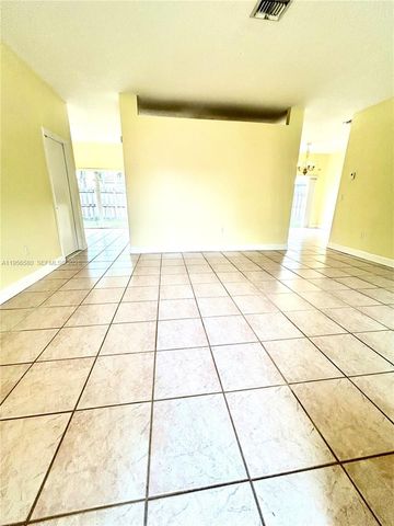 21523 SW 90th Ave, Cutler Bay, FL 33189