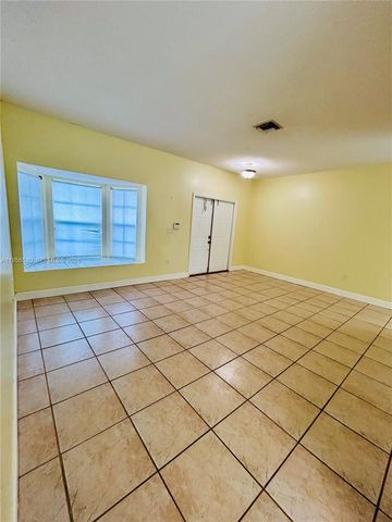 21523 SW 90th Ave, Cutler Bay, FL 33189