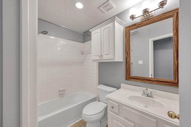 95 N Crossed Birch Place, The Woodlands, TX 77381
