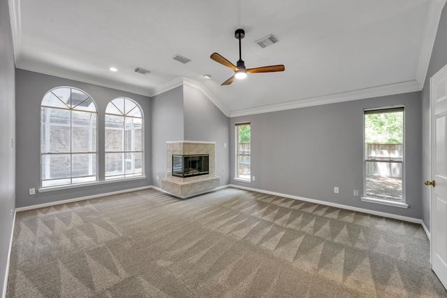 95 N Crossed Birch Place, The Woodlands, TX 77381
