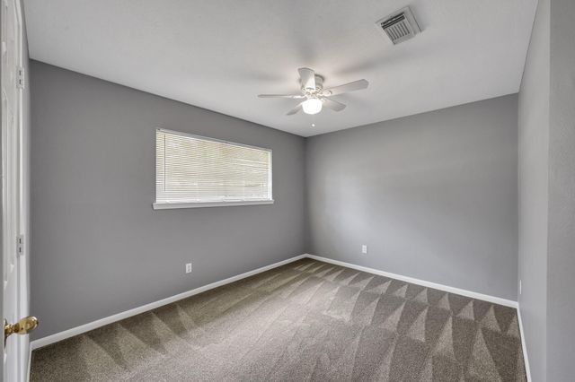 95 N Crossed Birch Place, The Woodlands, TX 77381