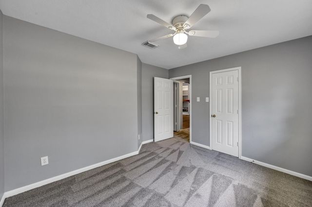 95 N Crossed Birch Place, The Woodlands, TX 77381