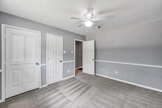 95 N Crossed Birch Place, The Woodlands, TX 77381