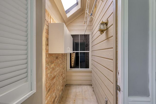 95 N Crossed Birch Place, The Woodlands, TX 77381