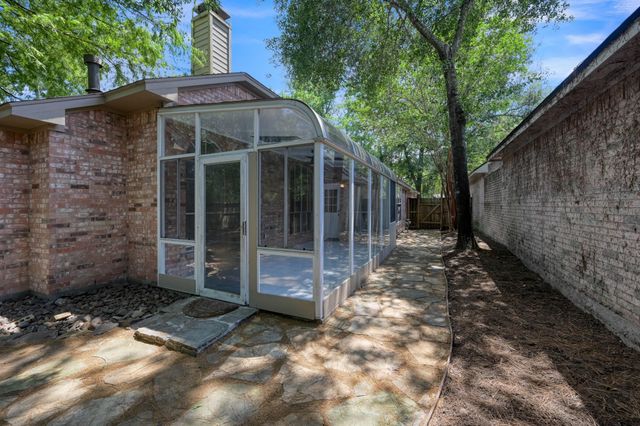 95 N Crossed Birch Place, The Woodlands, TX 77381