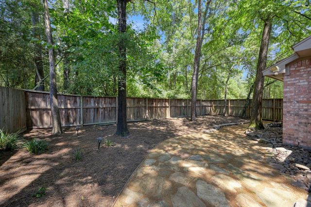 95 N Crossed Birch Place, The Woodlands, TX 77381