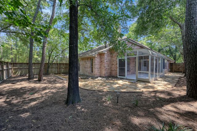 95 N Crossed Birch Place, The Woodlands, TX 77381