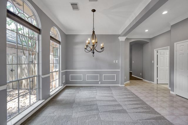 95 N Crossed Birch Place, The Woodlands, TX 77381