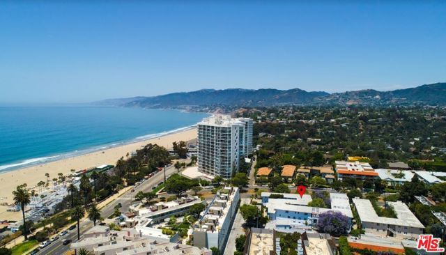136 San Vicente Blvd A, Santa Monica, CA 90402