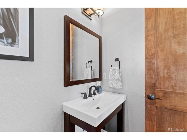 7085 S Waco St, Foxfield, CO 80016