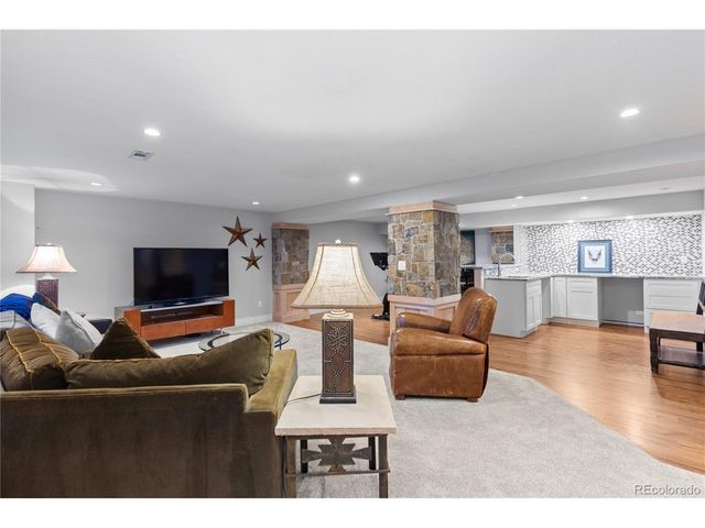 7085 S Waco St, Foxfield, CO 80016