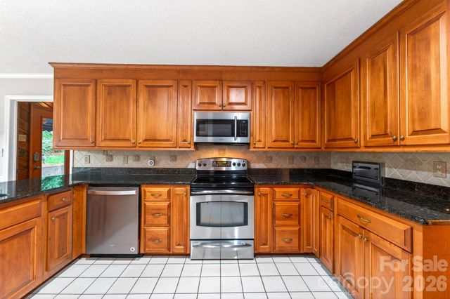 2804 Wimbledon Drive, Gastonia, NC 28056