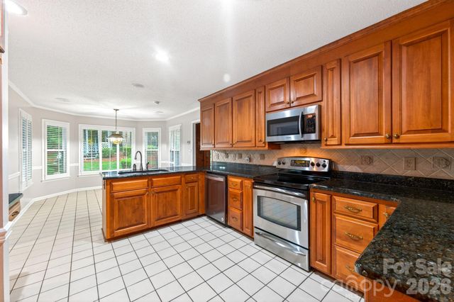 2804 Wimbledon Drive, Gastonia, NC 28056