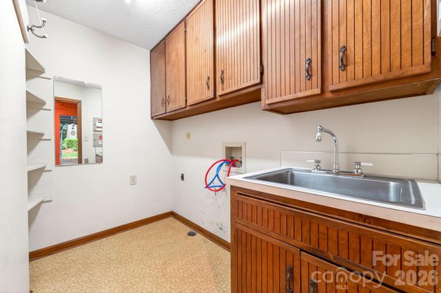 2804 Wimbledon Drive, Gastonia, NC 28056
