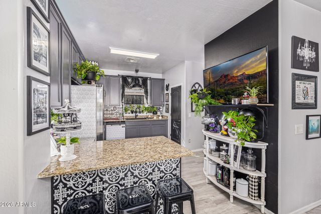 10206 E ISLETA Avenue, Mesa, AZ 85209