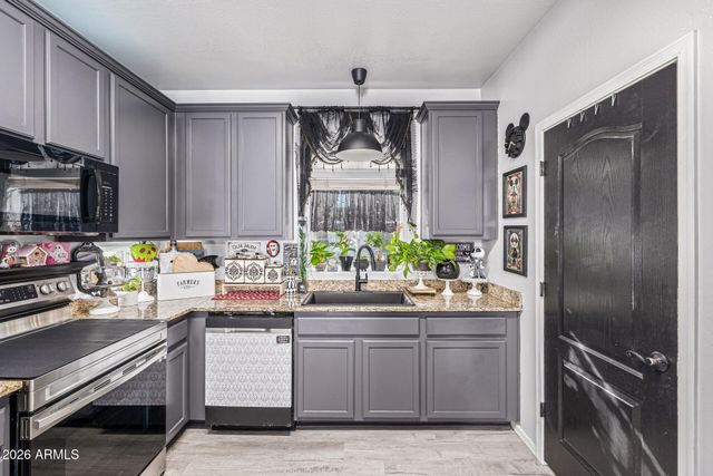 10206 E ISLETA Avenue, Mesa, AZ 85209