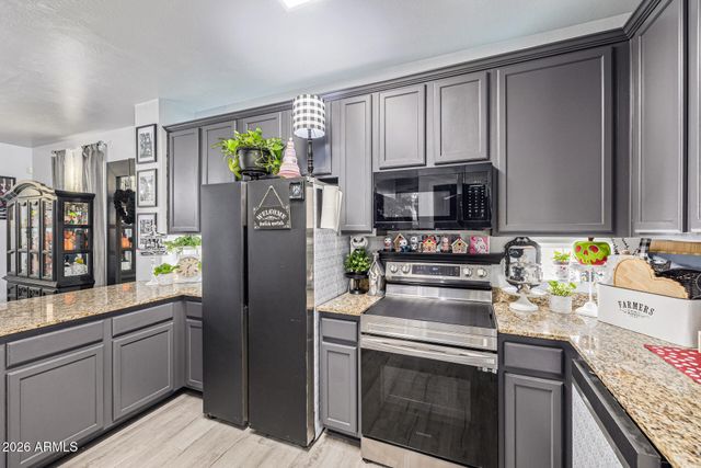 10206 E ISLETA Avenue, Mesa, AZ 85209