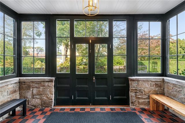 7 Red Cross Avenue, Newport, RI 02840